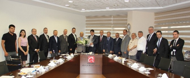 Adana'da Dr. Talat Ulussever, Mevduattan Yatırım Bankacılığına Geçilmesi Gerektiğini Belirtti