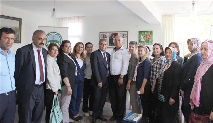 Kayseri'de Süleyman Korkmaz, AKP'nin istikrar iddialarını eleştirerek, bu durumun yalnızca yandaşları kapsadığını belirtti.