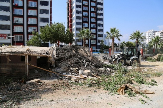 Mersin Mezitli'de Yol Düzenleme ve Asfalt Çalışmaları Devam Ediyor