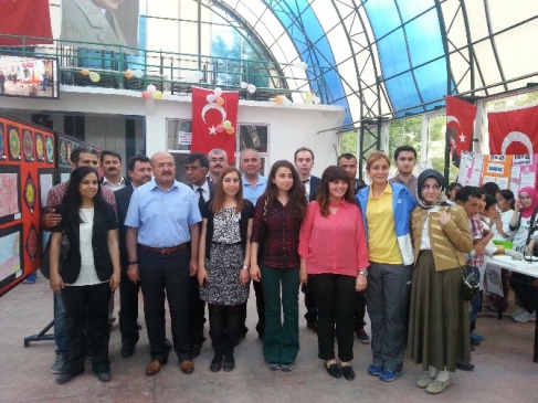 Hasankadı İmam Hatip Ortaokulu'nda 4006 Tübitak Bilim Fuarı Düzenlendi