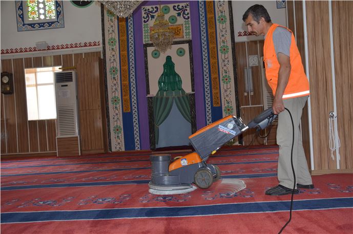 Kırıkkale Merkez'deki Camilerde Ramazan için Temizlik Çalışmaları Yapılmaya Başlandı