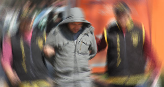 Adana Seyhan'da Hemşirenin Telefonunu Gasp Eden Şahıs Güvenlik Tarafından Yakalandı