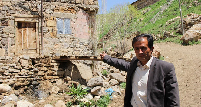 Erzurum Narman'da Mahalle Sakinleri Sel ve Heyelan Tehlikesi Yaşıyor