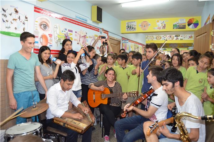 Mersin Silifke'de Öğrencilerin Müzik Resitali Gerçekleştirildi