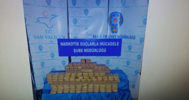 Van Edremit'te Durdurulan Yolcu Otobüsünde 71 Kilo Eroin Bulundu