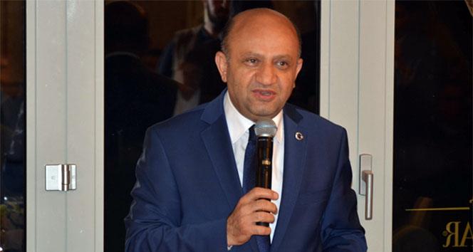 Kocaeli'de Bilim ve Sanayi Bakanı Fikri Işık, makam aracını yerli otomobille değiştirmek istediğini açıkladı.