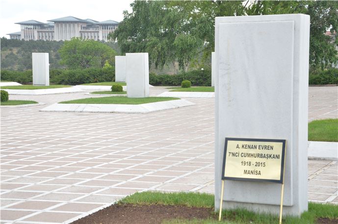 Ankara Devlet Mezarlığı'nda Kenan Evren’in Mezarı Tam Olarak Hazırlanmadı