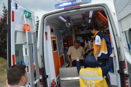 Bursa Yalova Yolu'nda Motosiklet Kazasında Kask Sürücüyü Kurtardı