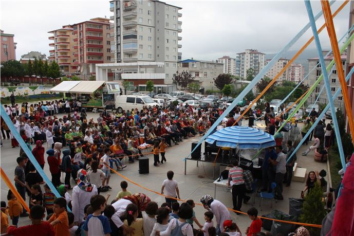 Samsun Feza Berk Koleji'nde Geleneksel Bahar Şenliği Renkli Görüntülere Sahne Oldu