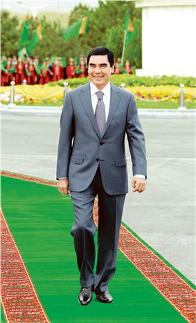 Aşkabat'ta Meclis Başkanı, Başkan Berdimuhamedov'un görev süresinin 5 yıldan 7 yıla çıkarılabileceğini belirtti.