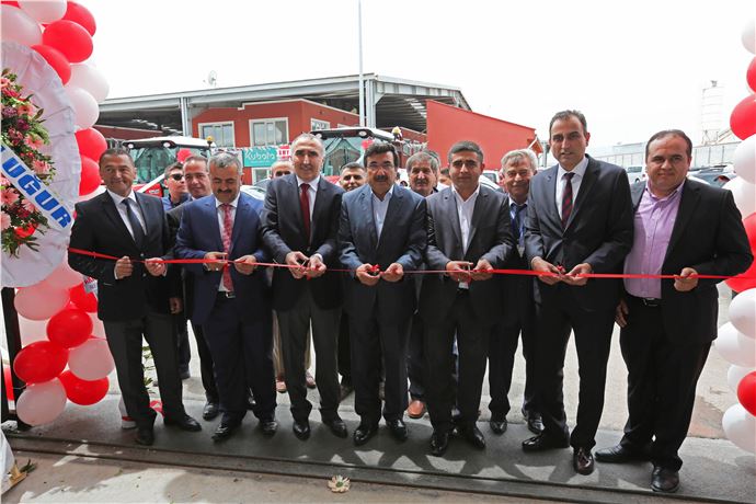 Çorum'da Yerli Traktör Markası Erkunt, Benkar Otomotiv ile Hizmete Girdi