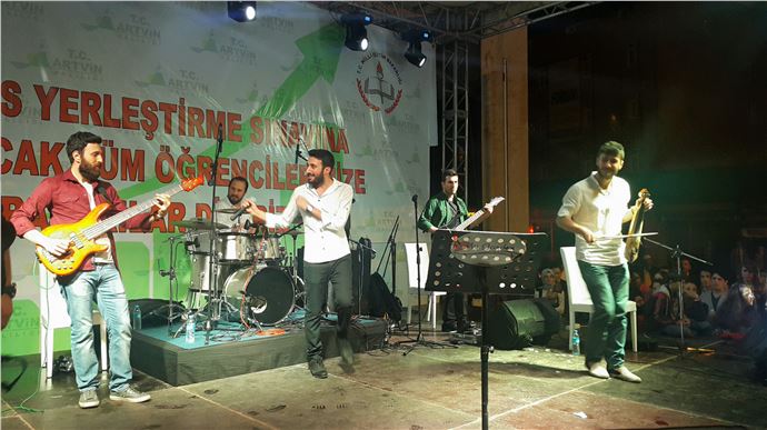Artvin'de Öğrenciler İçin Grup Koliva Konseri Düzenlendi