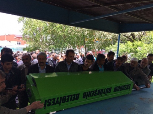 Doğu Anadolu Gazeteciler Cemiyeti Üyesi İrfan Tarakçıoğlu'nun Amcası Vefat Etti