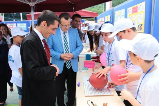 Amasra Kaleşah Ortaokulu'nda Bilim Fuarı Gerçekleştirildi