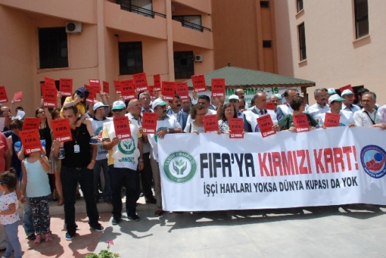 Aydın Didim'de Tarım Orman İş Sendikası FIFA'yı Protesto Etti