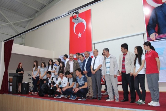 Elbistan'da Gerçekleşen Liselerarası Türkü Yarışması'nda Abdussamed Yılmaz Birinci Oldu