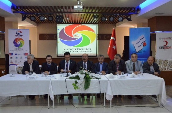 Eskişehir'de Genç Tüketiciler Zirvesi'nde 100'den Fazla Katılımcı Bir Araya Geldi