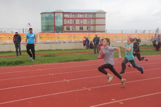 Erzurum Kazımkarabekir'de Cheetos Türkiye’nin En Hızlısı Yarışması Yapıldı