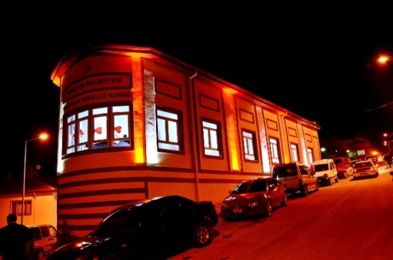 Bozüyük'te Mahalle Konakları İçin Dekoratif Aydınlatma Yapıldı