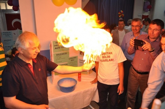 Korkuteli'de Düzenlenen Bilim Fuarı, Öğrencilerden Yoğun İlgi Gördü
