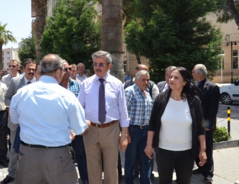 Saruhanlı'da MHP Milletvekili Adayı Zeynel Balkız'a Esnaf Desteği