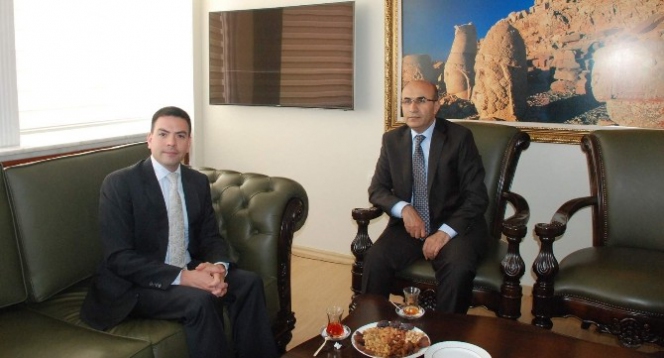 Adıyaman'da ABD Adana Konsolosu John L. Espinoza, Vali Mahmut Demirtaş'ı Ziyaret Etti