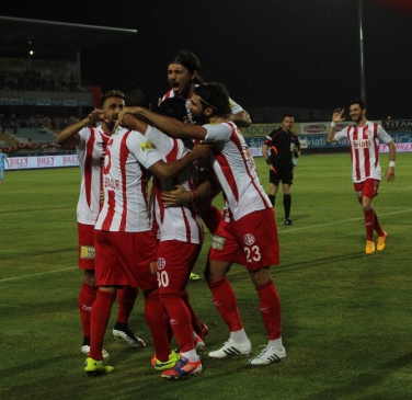 Antalya'da PTT 1. Lig Play-off Yarı Finalinde Antalya Spor, Adana Demirspor ile Karşılaşıyor