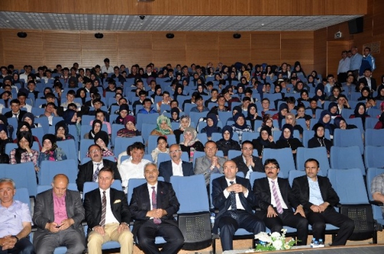 Gümüşhane Merkez'deki Fatih Anadolu İmam Hatip Lisesi'nde Etik Günü Programı Yapıldı