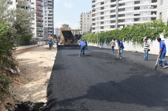 Seyhan'da Asfaltlama Çalışmaları Her Gün 6 Mahallede Sürüyor