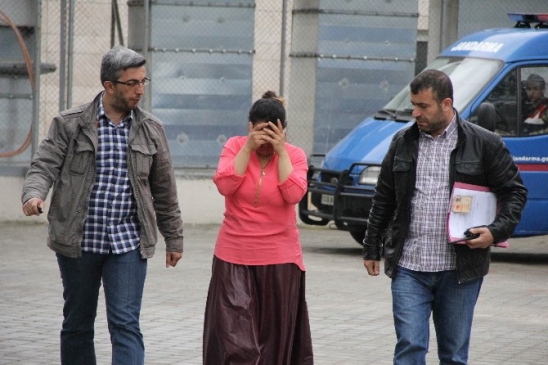 Samsun Canik'te Su İçmek İçin Girdiği Evden 2 Bin 200 Lira Çalan Kadın Yakalandı