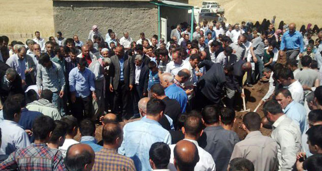 Şırnak İdil'de HÜDA-PAR Üyelerinin Cenazeleri Gözyaşlarıyla Toprağa Verildi
