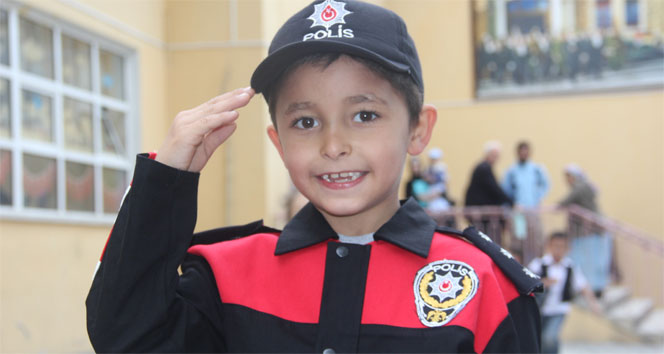 Sinop'ta 8 Yaşındaki Muzaffer, Polis Üniforması Giydi