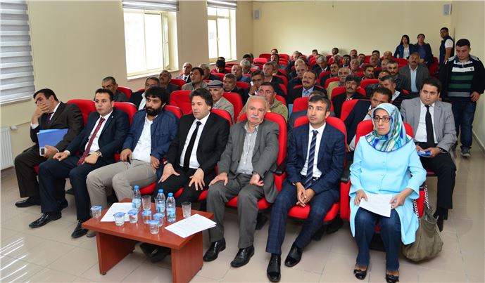 Kırşehir Merkez'de Vali Şentürk Muhtarlarla Bir Araya Geldi