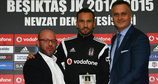 Beşiktaş Kulübü, Slaven Bilic ve Tomas Sivok için veda töreni gerçekleştirdi.