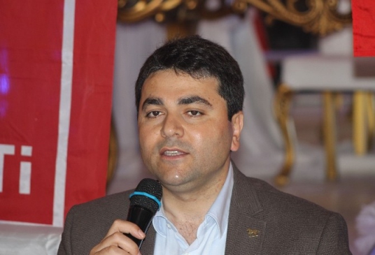 Demokrat Parti Genel Başkanı Gültekin Uysal, Sakarya'da 7 Haziran seçimleri öncesi açıklamalarda bulundu.