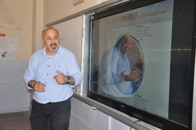 Muş Merkez'de 'Kalkınma Yolunda Doğal Afetler' Semineri Gerçekleştirildi