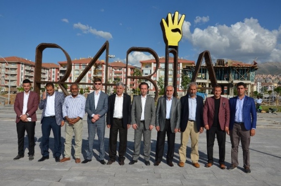 Suriye Ulusal Koalisyonu Başkanı Halit Hoca Yeşilyurt'ta Başkan Polat ile bir araya geldi.