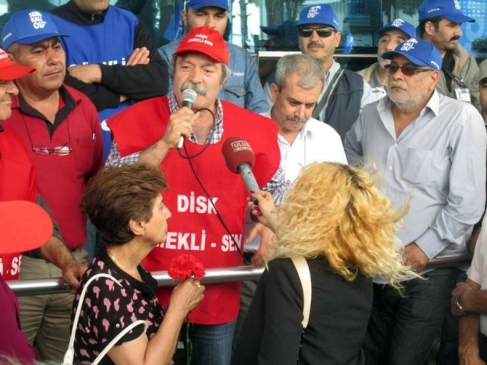 İzmir Aliağa'da Petkim İşçileri Dördüncü Günde Eylemde Bulunuyor
