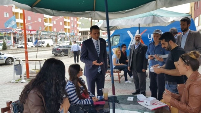 Van Gürpınar'da Saadet Partisi Adayı Özay İlhan Seçim Çalışmaları Yapıyor