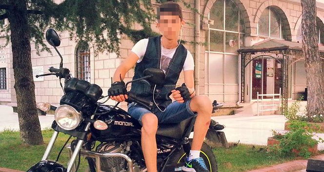 Karabük Merkez'de Kamyonet Motosiklete Çarptı, 1 Kişi Hayatını Kaybetti