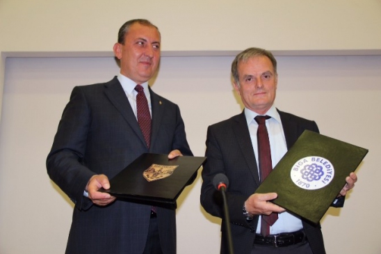 Biga'da Veles Belediyesi ile Kardeş Kent Protokolü İmzalandı