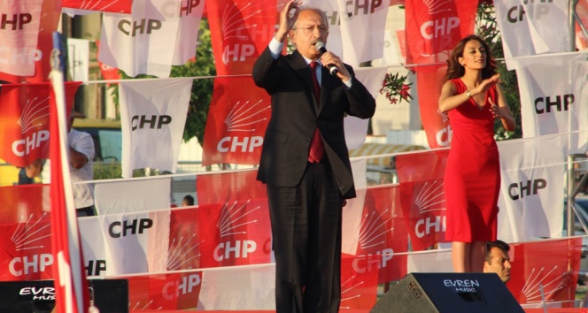 İzmir Gündoğdu Meydanı'nda Kılıçdaroğlu, Devlet Yönetimi Kursu Açacağını Duyurdu