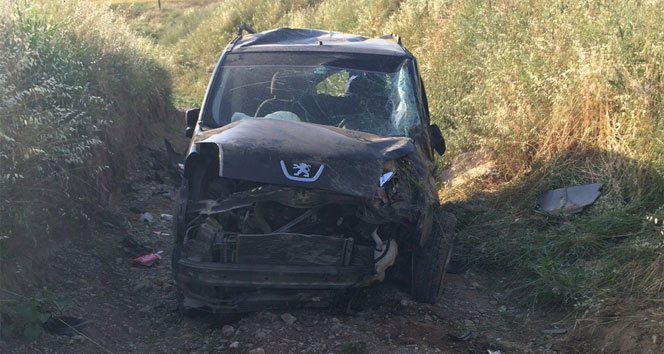 Batman Merkez'de Pikabın Şarampole Uçması Sonucu 5 Kişi Yaralandı