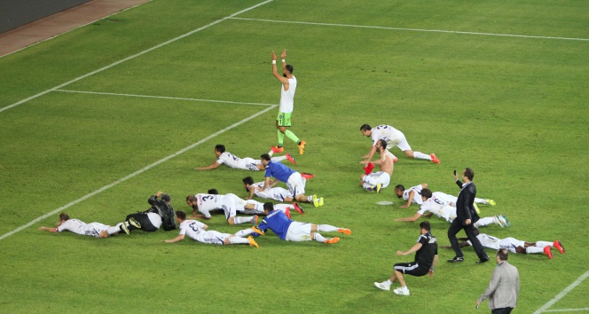 Mersin İdmanyurdu ve İstanbul Başakşehir, Mersin'de 2-2 berabere kaldı.