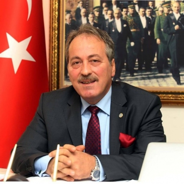 Erzurum'da Metin Hacı Mustafaoğlu, Tüm Adayları Tartışmaya Davet Ediyor