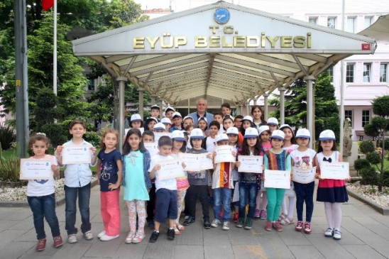 Eyüp'te On Yirmi Bilgi Evleri Öğrencileri Başkan Aydın'ı Ziyaret Etti