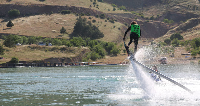 Elazığ Keban'da Su Jeti ve Flyboard Şampiyonası Sona Erdi