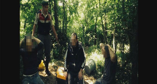 Silivri'de Tarihi Mezarlık İçin Kazı Yapan Define Avcıları Yakalandı