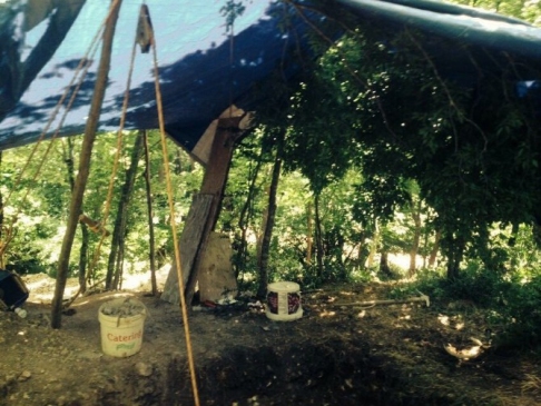 Silivri'de Tarihi Mezarı Bulmak İçin Kazı Yapan 5 Define Avcısı Suçüstü Yakalandı