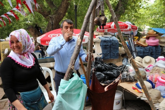 Mersin Mut'ta 53. Karacaoğlan Kayısı Kültür ve Sanat Festivali Sona Erdi